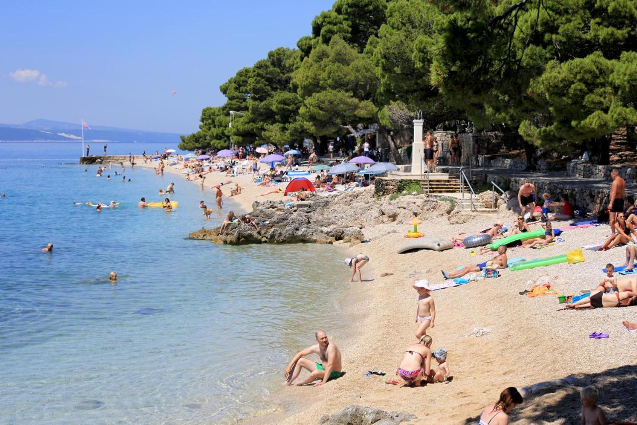 Apartments And Rooms By The Sea Brela, Makarska - 13118 Екстер'єр фото