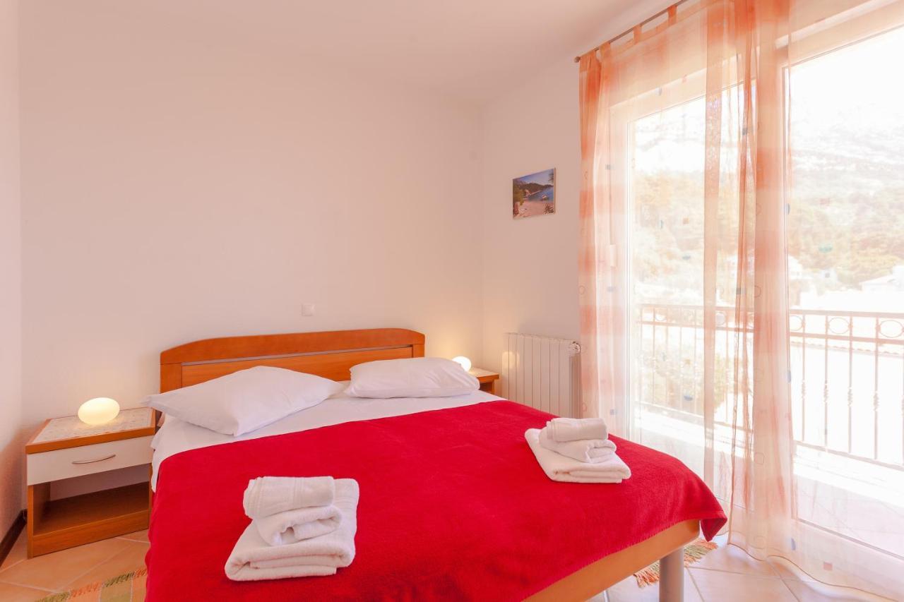 Apartments And Rooms By The Sea Brela, Makarska - 13118 Екстер'єр фото