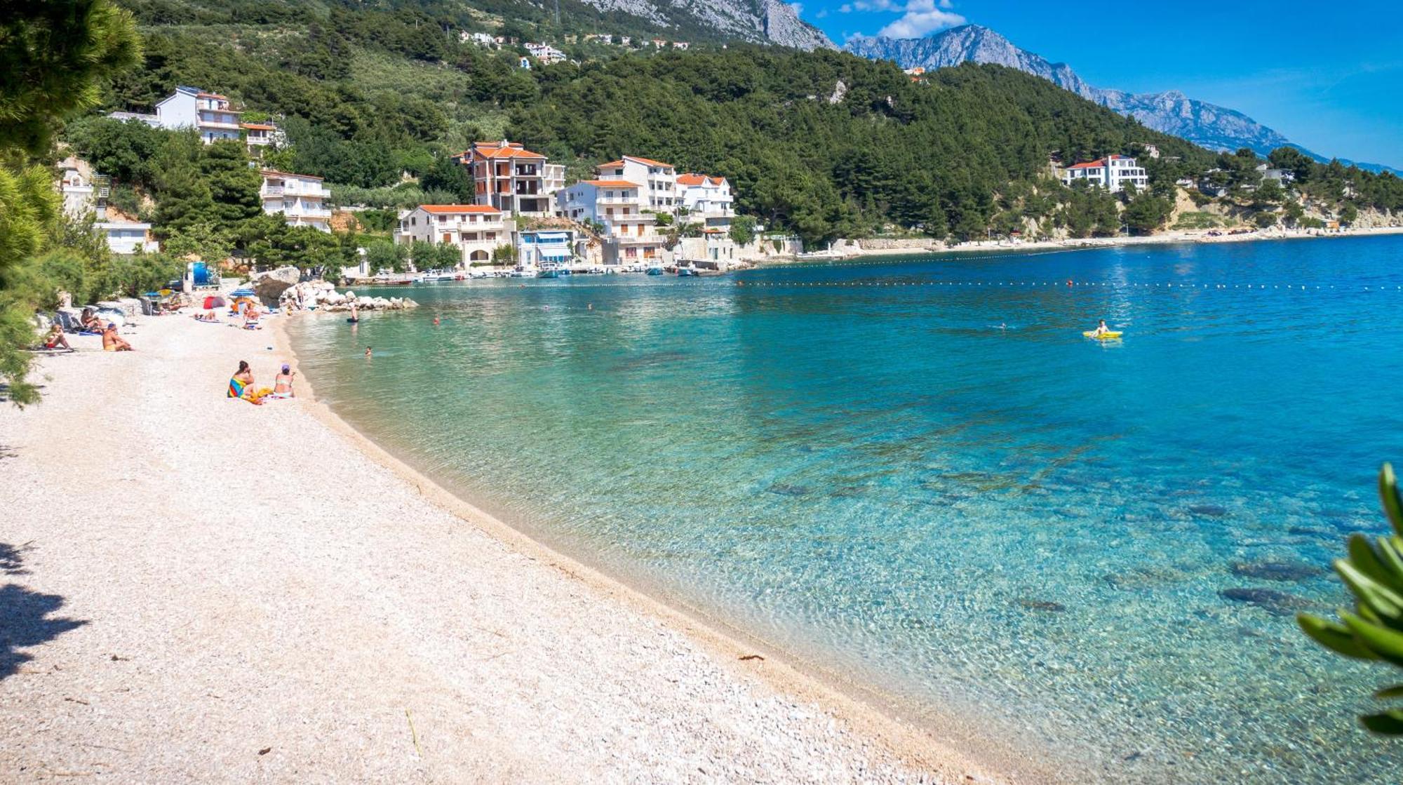 Apartments And Rooms By The Sea Brela, Makarska - 13118 Екстер'єр фото